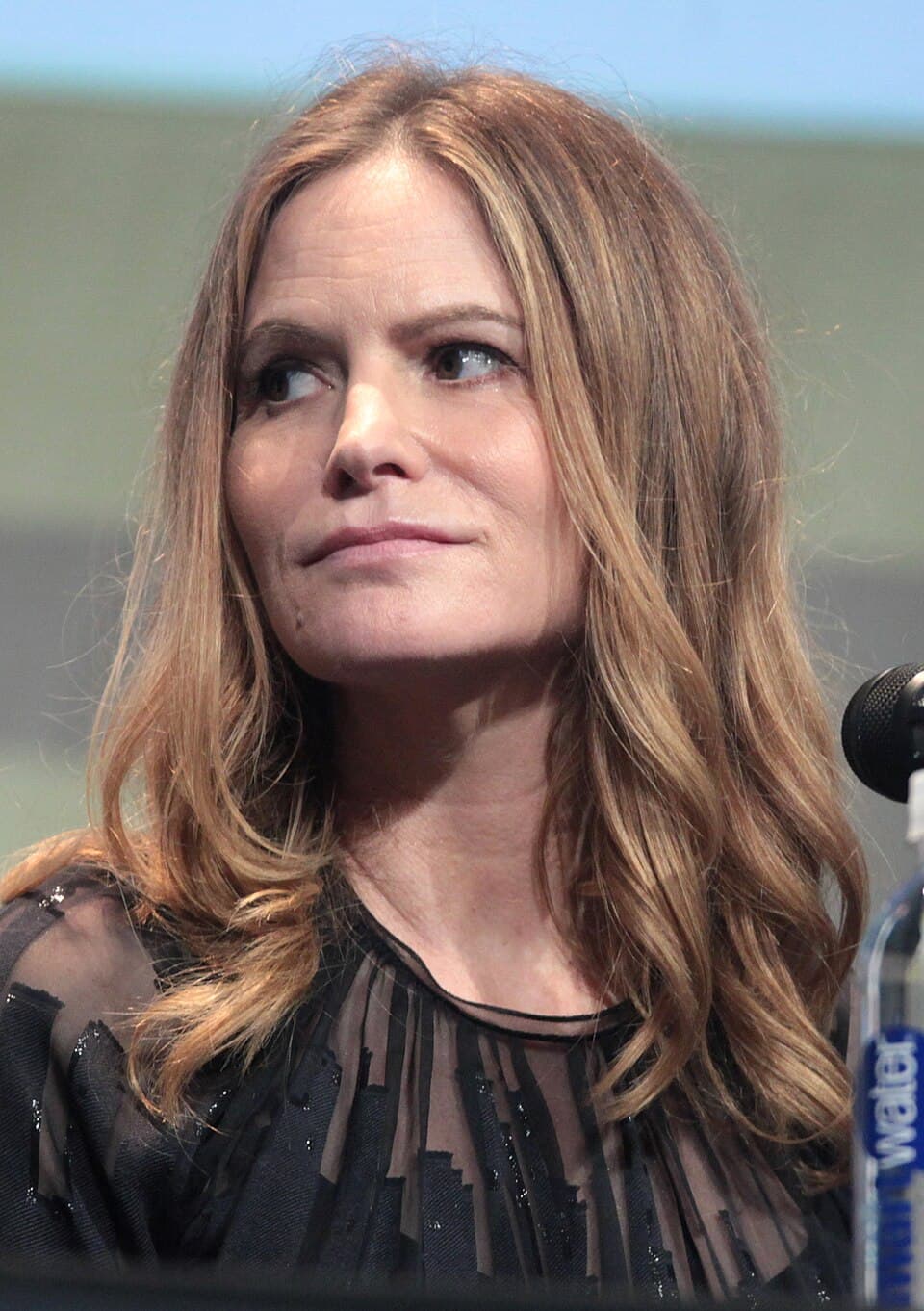 Jennifer Jason Leigh, audiobook narrator