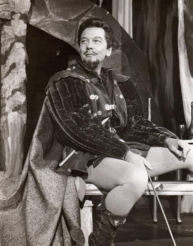John  Sir Gielgud, audiobook narrator